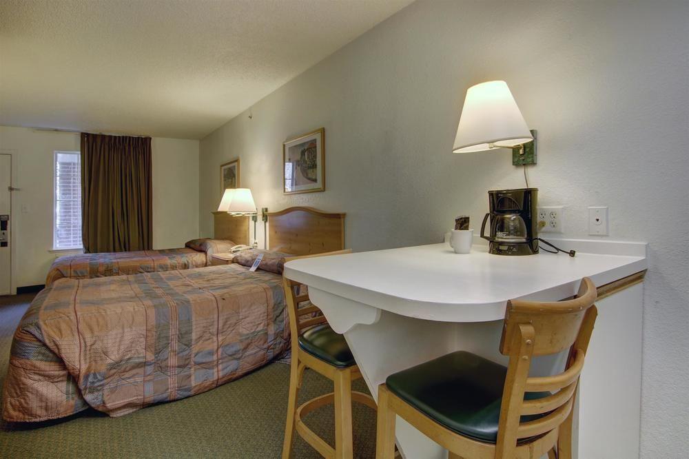 Atlanta Hotel Розуэлл Экстерьер фото