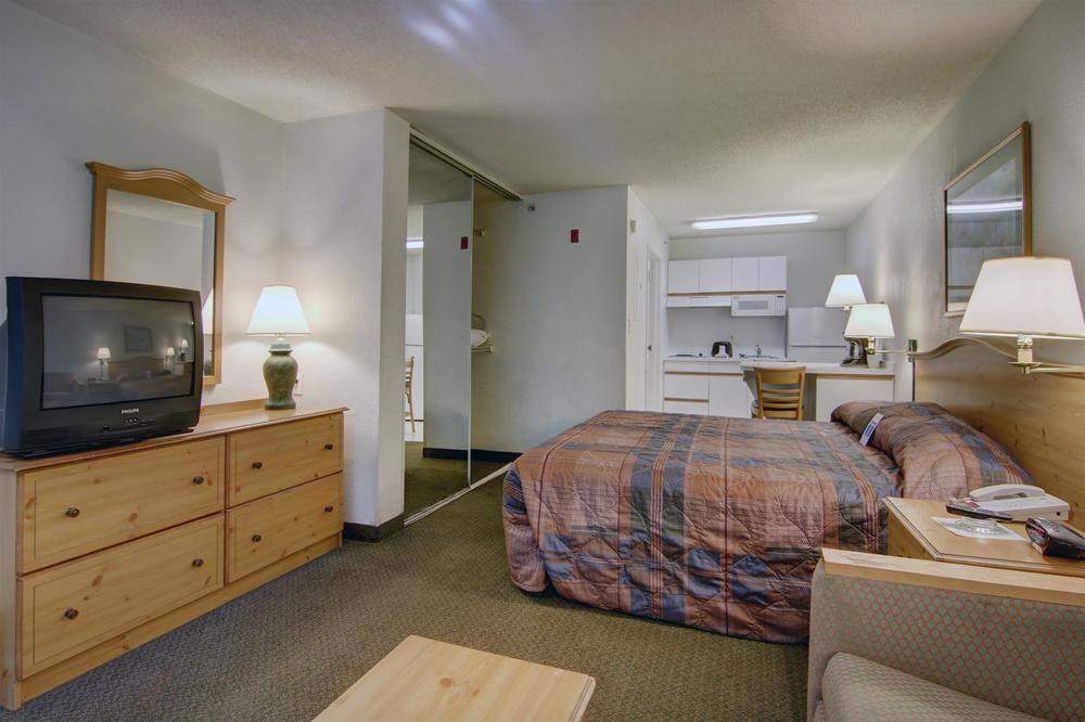Atlanta Hotel Розуэлл Экстерьер фото