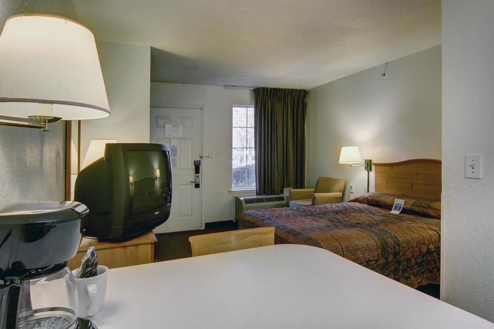Atlanta Hotel Розуэлл Экстерьер фото