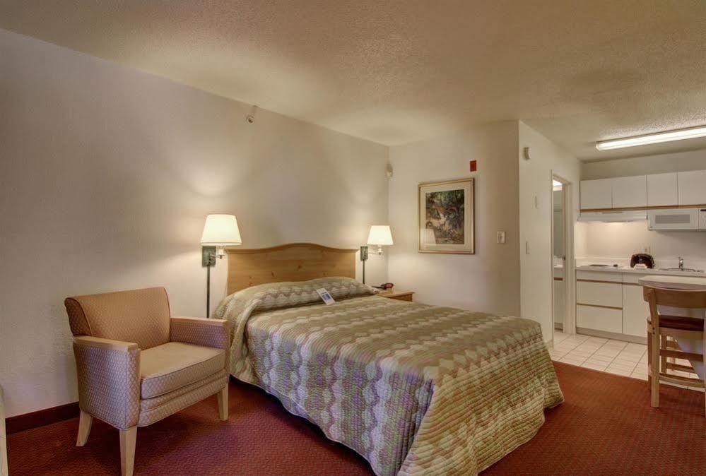 Atlanta Hotel Розуэлл Экстерьер фото