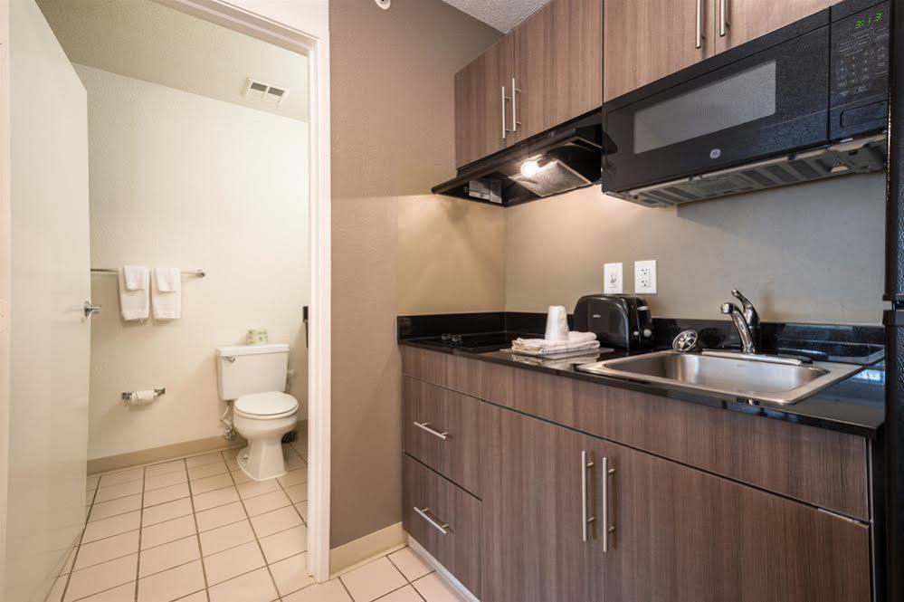 Atlanta Hotel Розуэлл Экстерьер фото